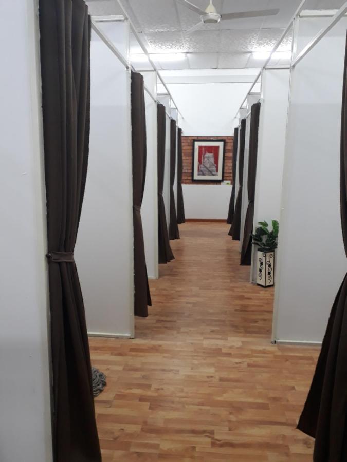 Hana'S Dorm Padang Mat Sirat Kültér fotó