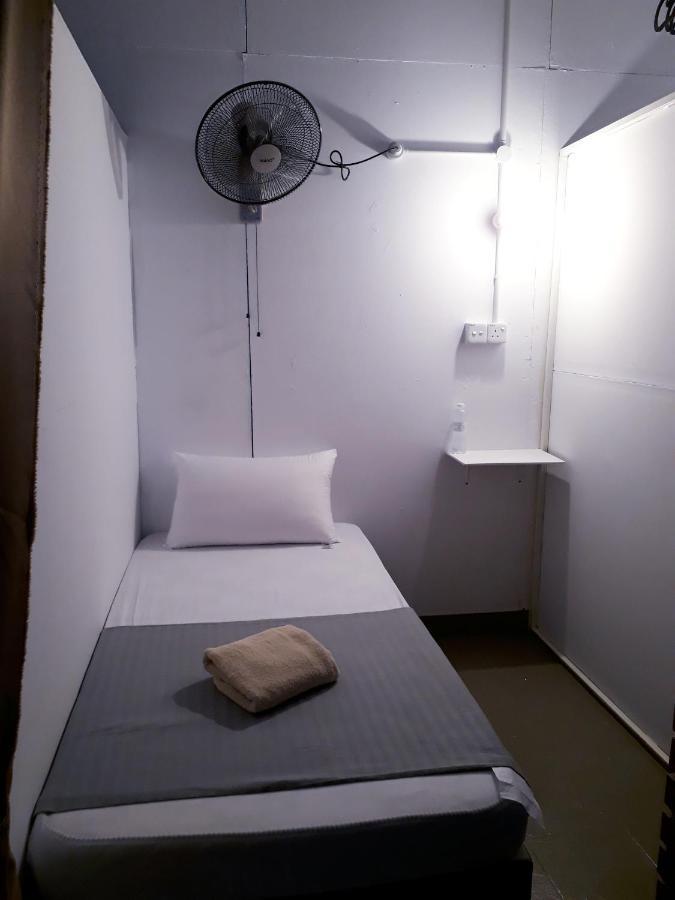 Hana'S Dorm Padang Mat Sirat Kültér fotó