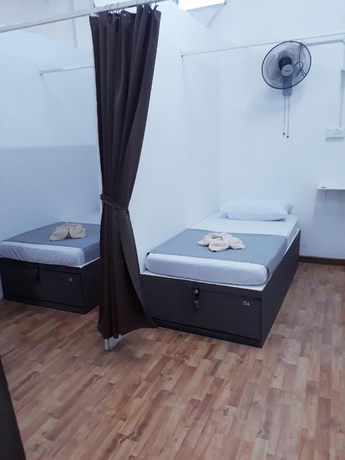 Hana'S Dorm Padang Mat Sirat Kültér fotó